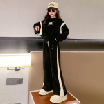 T&uuml;drukute kevad- ja s&uuml;gis&uuml;likond, vabaaja spordi kaheosaline kost&uuml;&uuml;m Korea versioon 160