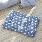 Paks Pl&uuml;&uuml;sist Lemmikloomamatt: Kassivoodi, Koeravoodi ja Flanelltekk Size 1 (35*29 cm, Mini, up to 2 lbs)