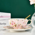 Pastoraalses stiilis lillede teekomplekt keraamiline kohvitassi &uuml;likond High-Gree Bone China Kuldse serva teetass ja alustass lusikaga 220ml