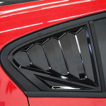 Ford Focus MK4 ST-Line Kolmnurksed ventilatsiooniavad 2019-2026 Glossy Black red