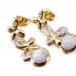 Altesse [F7184] - K&auml;sit&ouml;&ouml;na valmistatud kullatud k&otilde;rvar&otilde;ngad  Papillon Lumi&egrave;re  opalestseeruv lilla - 25x10 mm lilla