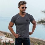 Muscleguys New Style Meeste V-kaelusega Mugav T-s&auml;rk Puuvillane mood tr&uuml;kitud T-s&auml;rk hingav l&uuml;hikeste varrukatega T-s&auml;rk Slim Fit l&uuml;hikeste varrukatega M must
