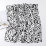 Moodne siidist kandiline sall naistele 60 cm, satiinist kaelaga, juuksesidemega kott, pehme kontorikaelar&auml;t, hijab, naisterahvas.