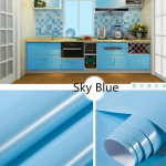 Isekleepuv paksu m&ouml;&ouml;bli renoveerimine vannitoa k&ouml;&ouml;gikapi t&ouml;&ouml;laua seinakleebis