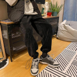 M-2XL Oversize Privathinker Mees vabaaja haaremi lips jalg Sirged p&uuml;ksid naine velvetist &uuml;hev&auml;rvilised &uuml;lesuurused p&uuml;ksid mees soojad Korea t&auml;navar&otilde;ivad p&uuml;ksid 2XL must