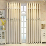 Kardinad Lihtsad Paksendatud Tikitud Kardinad &Uuml;hev&auml;rvilised Pimendavad kardinad Elutuba Magamistuba R&otilde;du Kardinapuu 150*270cm*2pcs beež