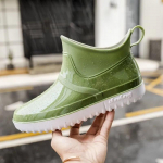 Libisemiskindlad vihmasaapad, meeste PVC veekindlad poolsaapad, t&ouml;&ouml;kingad poistele, meeste mood, libisemiskindlad veekingad libisemisvastased 36-44 37 must