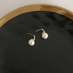 Daily Simple Pearl Stud k&otilde;rvar&otilde;ngad Naiste Kerge Luksus Niche Design Sense V&auml;ikesed C-kujulised k&otilde;rvar&otilde;ngad