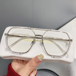 Euroopa-Ameerika moodsad hulknurksed p&auml;ikeseprillid: Stiilne topeltkiire raam, trendikas anti-sinise valguse disain.