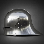 K&auml;sitsi valmistatud keskaegne saksa sallet-kiiver T&auml;iuslik renessansimessi, cosplay, LARP, Halloweeni kost&uuml;&uuml;mi jaoks Autentne terasest soomuse koopia