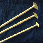 Batikikomplekt: Nuga, Vaha vastu pidav, Sulatusvahend, Taimsed ja Indigov&auml;rvid, Vahapliit, Pliit, Joonistusvahendid