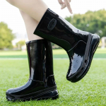 Moodsad k&otilde;rge s&auml;&auml;rega naiste platvorm-vihmasaapad naistele, v&auml;litingimustes veekindlad paadis&otilde;idukingad, libisemiskindlad suvised naiste vihmasaapad 2024 41 must