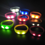 10 tk LED vilkuv k&auml;ev&otilde;ru Valgustuv k&auml;ev&otilde;ru Randmepael H&auml;&auml;lejuhtimine Muusikaga aktiveeritav Heli LED-k&auml;ev&otilde;ru Helendab pimedas Pidulik 10pcs