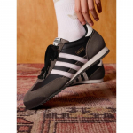 Adidas T-peaga kingad R71 Retroklassikalised madalad spordijalan&otilde;ud - Meeste ja naiste Adidas KI8871 36 pruun/must