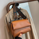 Yogodlns Vintage kott Naiste uus kvaliteetne &otilde;lakott Lihtne ja mitmek&uuml;lgne lai &otilde;larihm &uuml;hev&auml;rviline Crossbody kott V&auml;ike kandiline kott 24x8x16cm pruun