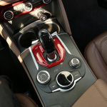 Alfa Romeo Giulia Stelvio 2017-2019 Tarvik Punane Ehtne S&uuml;sinikkiust Salongi Keskkonsooli K&auml;igukangi Paneeli Kate