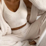 Naiste mood &uuml;hev&auml;rviline pl&uuml;&uuml;sis kampsun V-kaelusega kootud vestiga Crop top ja pikad p&uuml;ksid kaheosaline &uuml;likond XL valge