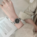 Uus Lihtne Mood Retro V&auml;ike Kuldne Kell &Scaron;ikk Kirjanduslik &Otilde;pilase Naiste Kell Veekindel