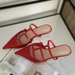 Moodsad terava ninaga sussid naistele, kitsa kontsaga madalad kingad, banketi- ja peokingad, neetidega daamide slaidid, seksikad kingad naistele 35 punane