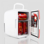 4-liitrine kaasaskantav minik&uuml;lmik autole ja kodule &ndash; kaheotstarbeline k&uuml;lm/soe, 4-liitrine, ideaalne &uuml;hiselamutesse ja v&auml;ikestesse ruumidesse. 4L roosa