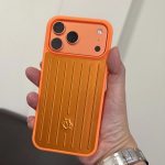 INS-stiilis premium luksuslik 3D reisikohvri stiilis telefoni&uuml;mbris iPhone 17 Pro Max 16 15 14 jaoks, alumiiniumisulamist tagak&uuml;ljekaitse, kinkekarbis pakend iPhone 15 oranž