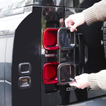 Suitsutatud tagatulede kate 2020-2025 2026 Land Rover Defender 90 110 130 jaoks Tagumine tagatuli Udutulede korpus V&auml;lise &uuml;mberehitus Must Ratsu Smoked Tail Light Cover 6