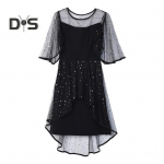 Naiste &otilde;htukleit V&otilde;rgust lapiline ebaregulaarne &uuml;mmargune kaelus, t&auml;ht litrid Kahekihilised volangid l&uuml;hikeste varrukatega ballipeokleit tutvumiseks L must