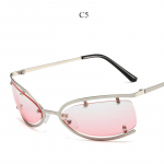 Naiste p&auml;ikeseprillid, punk stiilis metallist persoonide t&auml;navafotograafia, moodsad s&otilde;iduranna p&auml;ikeseprillid