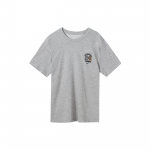 Nike Dri-Fit koomiksimustriga kirjatr&uuml;kiga meeste kaelusega l&uuml;hikeste varrukatega T-s&auml;rk, hall FD0139-063 M
