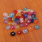 50 t&uuml;kki akr&uuml;&uuml;lvaigust kivist l&auml;bipaistvad v&auml;rvilised n&ouml;&ouml;bid &otilde;mblustarbed 0.6cm mitmev&auml;rviline