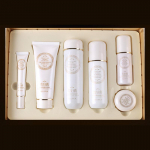 S&uuml;gis- ja talvised nahahooldustooted Niisutav n&auml;ohooldus Kosmeetikakomplekt a set