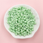 200tk/kott 4mm ruudukujulised akr&uuml;&uuml;list lahtised helmed DIY k&auml;sitsi valmistatud ehete p&auml;rlimise tarvik k&auml;ev&otilde;ru kaelakee jaoks