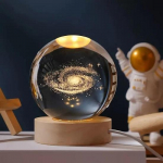 3D Galaktika Kristallkera &Ouml;&ouml;lamp Graveeritud USB Laua LED Puidust Valgusti Kodu Kontori Kaunistuseks ja S&uuml;nnip&auml;evakingiks