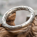 Guan Gongi K&auml;ev&otilde;ru Meeste Tugev K&otilde;rge Kvaliteediga Retro Meeste V&auml;gev Avatud Silindri Reljeef K&auml;ev&otilde;ru one size(17-20cm) h&otilde;be