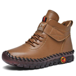 Naiste Briti stiilis k&otilde;rged talvesaapad sametvoodriga soojaks. Saadaval on takjakinnisus, igap&auml;evane disain ja suured suurused. 43