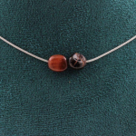 Pierres et Min&eacute;raux. Collier 2 perles Oeil de Tigre rouge du Br&eacute;sil. Chaine en acier Collier femmes, hommes. Taille personnalisable.