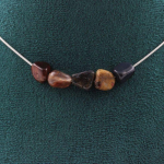 Pierres et Min&eacute;raux. Collier 5 perles Pietersite des USA. Chaine en acier inoxydable Collier femmes, hommes. Taille personnalisable.