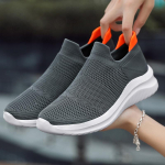 Kuum m&uuml;&uuml;k Meeste vabaajajalatsid &Uuml;likerged mugavad k&otilde;ndimisjalan&otilde;ud Unisex Mehed Naised Soki suuga tossud Tenis Masculino Zapatillas 35 hall v&auml;rv