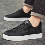 Klassikalised meeste platvormnahast kingad Loafers Disaineri Trendibr&auml;nd Meeste tasased vabaajakingad Moodsad lukuga tossud Kingad Meeste Moccasins 39 valge