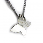 NOA [I2223] &ndash; h&otilde;bevalge disainerkaelakee  Crystal Butterfly valge