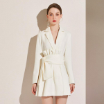 Moodne naiste t&auml;isvarrukatega s&auml;lkudega tiivad, sidemega, &otilde;huke disain k&otilde;rgekvaliteedilise temperamendiga naiste kontorikleit XS