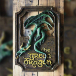 Longma Resin Crafts Kaasaegsed kodu seinakaunistused The Prancing Pony ja The Green Dragon Pubi siltide komplekt Dragon