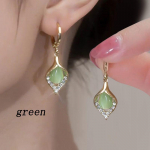 1 paar naiste moodsad geomeetrilised k&otilde;rvar&otilde;ngad temperamendiga langevad k&otilde;rvar&otilde;ngad, t&uuml;drukutele kingitud k&otilde;rvar&otilde;ngad valge