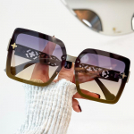 Ruudukujulised &otilde;&otilde;nsad tumedad p&auml;ikeseprillid Tik Tok sama moe isiksuse trendiga Internetis kuulsuste naiste p&auml;ikeseprillid