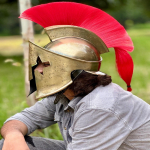 Keskaegne Suur Kuningas Leonidas Spartalane 300 Kiiver Punase ja Musta Sulgkaunistusega | Funktsionaalne T&auml;is Terasest Kiiver Sisevoodriga | Sparta Replika