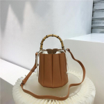 Pehmest Nahast Moodne Bambusest K&auml;ekott Naistele Uus Daami Temperament Mitmek&uuml;lgne Volditud Crossbody Koppkott