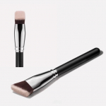 Professionaalne Angled Foundation Brush s&uuml;nteetilisest kiust meigipintsel Contour p&otilde;sepuna n&auml;opuudri kosmeetikavahendi jaoks 1PCS must