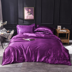 Luksuslik puhas satiinsiidist voodipesukomplekt Pehme p&ouml;&ouml;ratav h&uuml;poallergeenne voodilinakomplekt Lame lina Voodilina Padjap&uuml;&uuml;r Beebi &Uuml;heinimesevoodi T&auml;issuurus Queen-suurus King-suurus Twin Size 4 pcs lilla