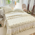Prantsuse voodikate kolmeosaline tepitud tepitud puuvillane polsterdatud pitsiline voodikate libisemiskindel puuvillane voodikate tatami tekk A pair of pillowcases of the same style jasmiin