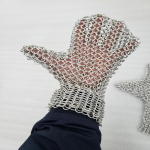 Keskaegsed alumiiniumist/pehmest terasest r&otilde;ngad kootud r&otilde;ngastega kindad Butted Ring Tahke R&otilde;ngas Kost&uuml;&uuml;mi kinnas